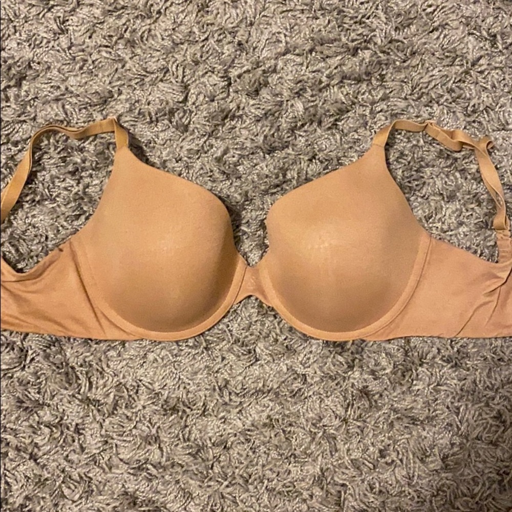Victoria secret 34DD bra